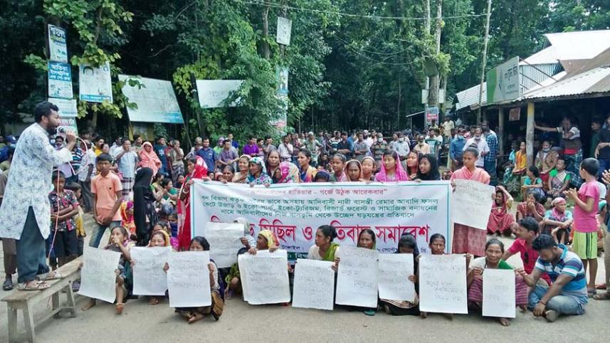 Madhupur Ethnic People's Agitation Picture-01 with News.jpg