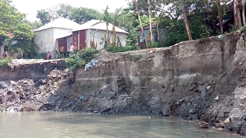 Manikganj's Aricha Ghat.jpg