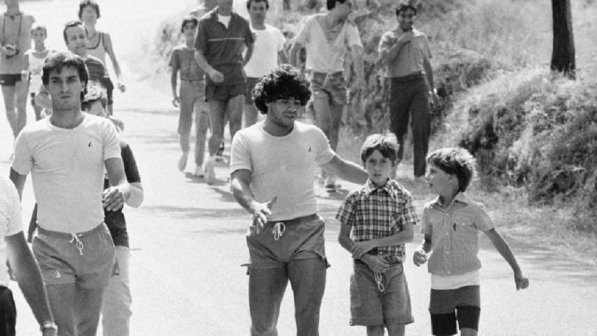 maradona ap.jpg