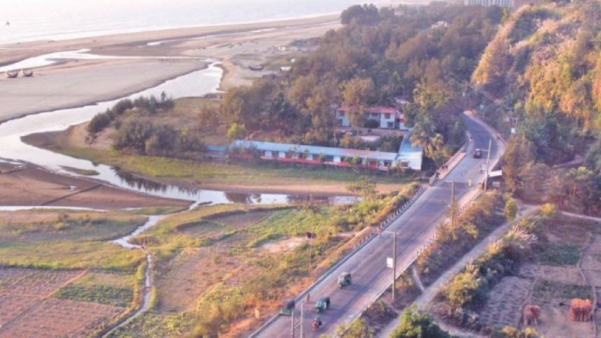 marine_drive_road_0.jpg