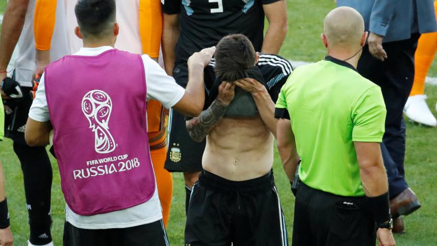 আর্জেন্টিনা বনাম আইসল্যান্ড ম্যাচে বিমর্ষ লিওনেল মেসি