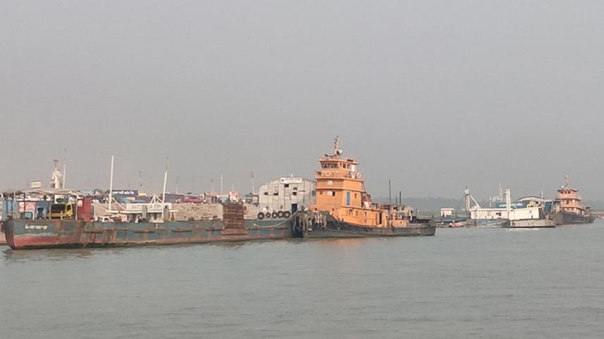 Munshiganj ferry dec 07 2020.jpg