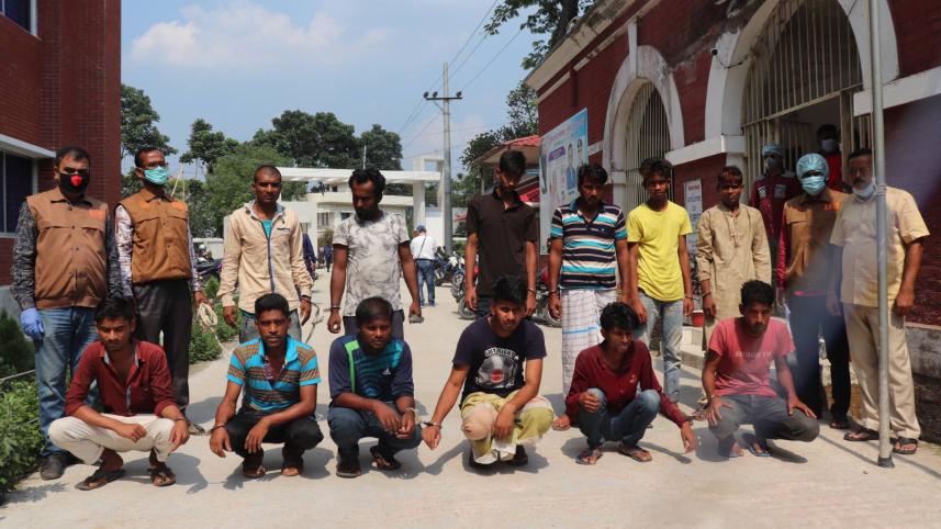 Mymensingh DB arrests 12 robbers-1.jpg