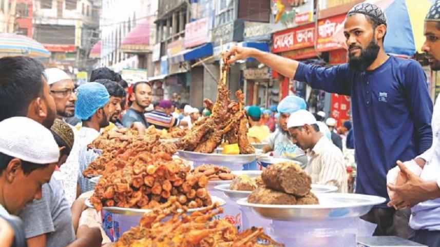 old_dhakas_chawk_bazar.jpg
