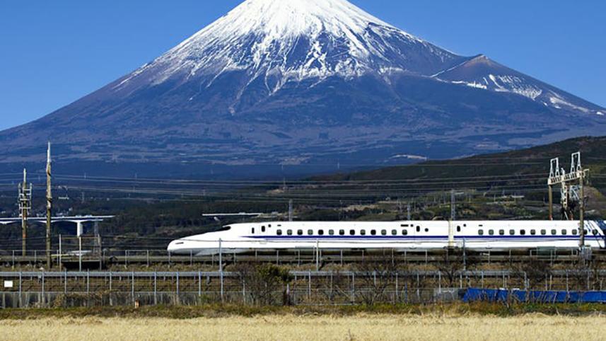 Shinkansen bullet trains-1.jpg