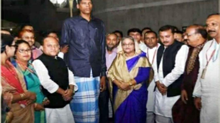 Tallest-Man-Zinnat-Ali.jpg