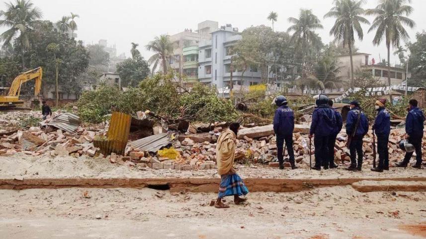 Tangail land recovered from former minister news pictuire-2.jpg