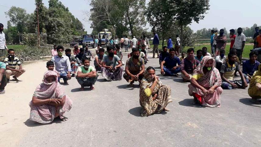 Thakurgaon-Road-blocked.jpg