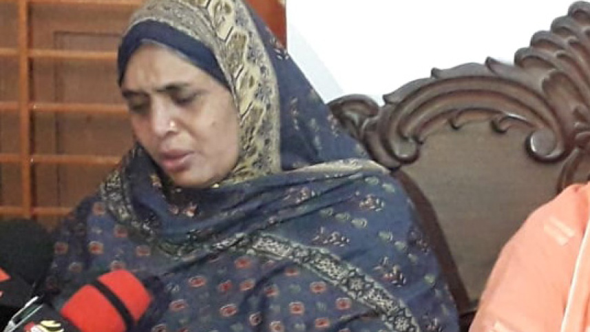 abrars_mother_3.jpg
