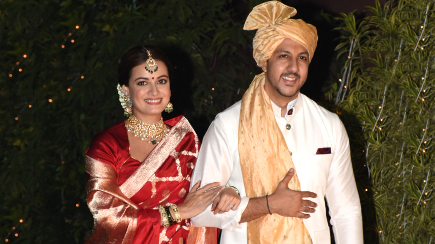 dia-mirza-wedding-bridal-sari-vaibhav-rekhi.jpg
