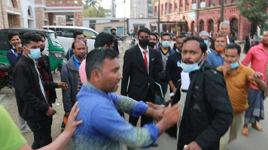 attack_on_journo_barishal.jpeg