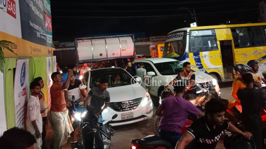 পাম্পে ভিড.jpg