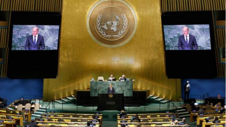 জাতিসংঘের অধিবেশনে বক্তব্য দেন শোলজ। ছবি: রয়টার্স