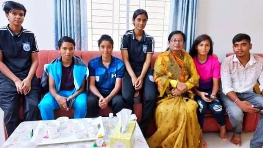 mymensingh_football_girls.jpg