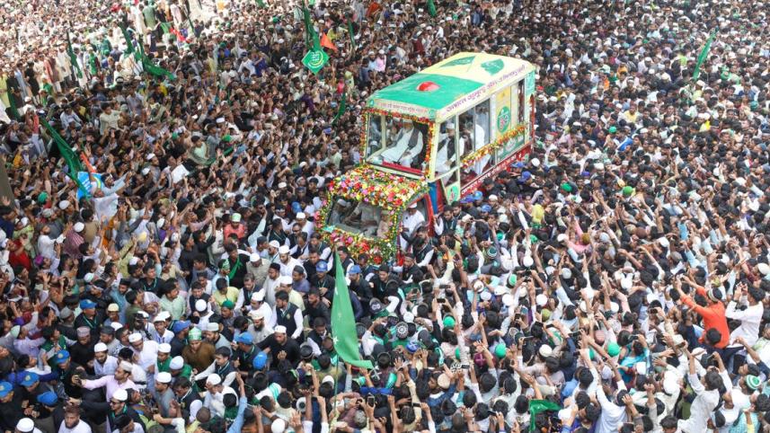 ঈদে মিলাদুন্নবী উপলক্ষে চট্টগ্রামের মুরাদপুরে জশনে জুলুস। ছবি: স্টার ফাইল 