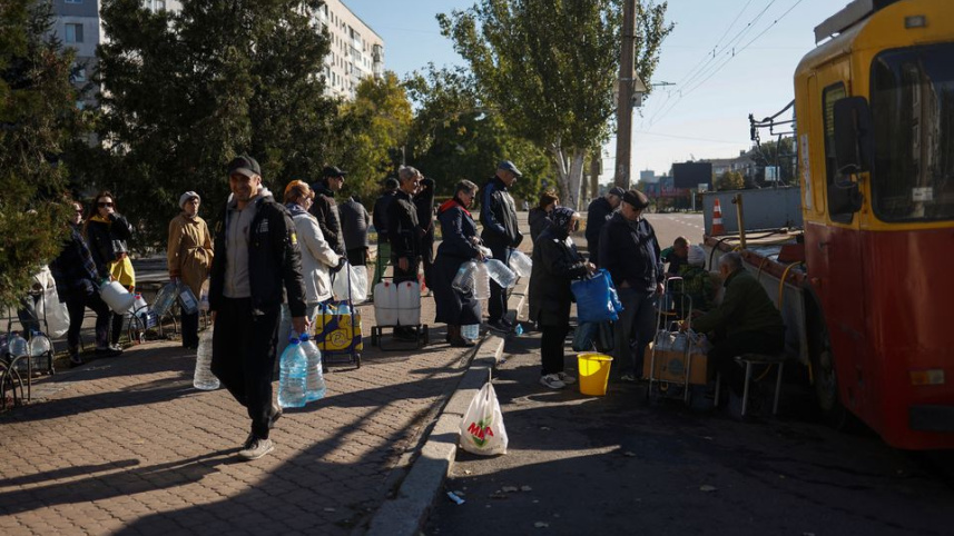 রুশ ক্ষেপনাস্ত্র হামলায় খারকিভে পানি সরবরাহ বিঘ্নিত হয়েছে। ছবি: রয়টার্স