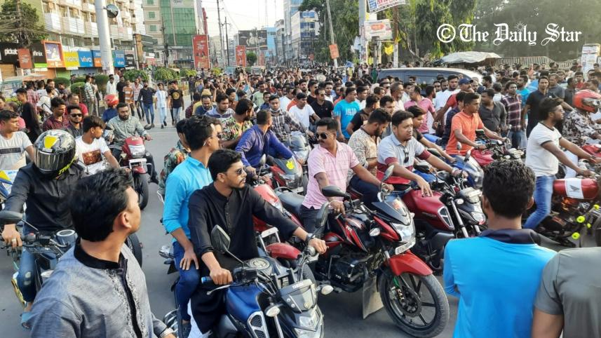 বিএনপির সমাবেশের আগের দিন খুলনায় আ. লীগের মোটরসাইকেল মহড়া