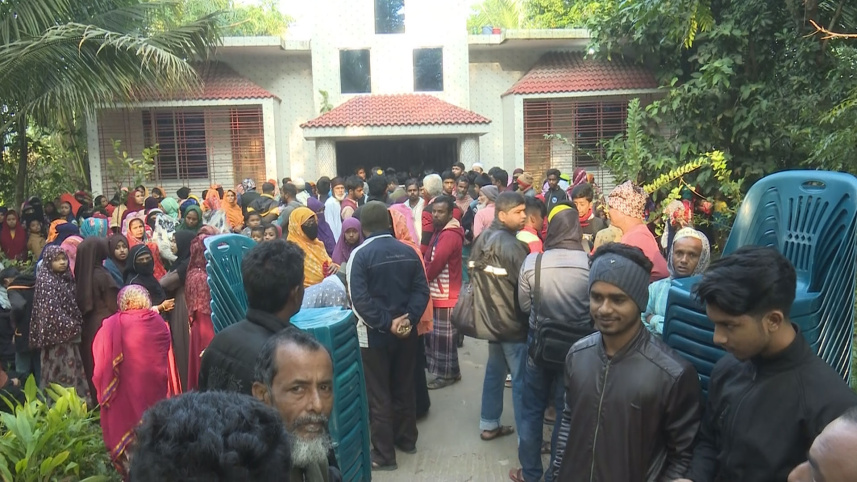 বরিশালে ঘরে ঢুকে নারীকে কুপিয়ে হত্যা 