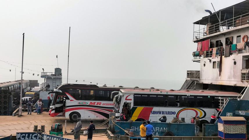 ফেরি চলাচল শুরু