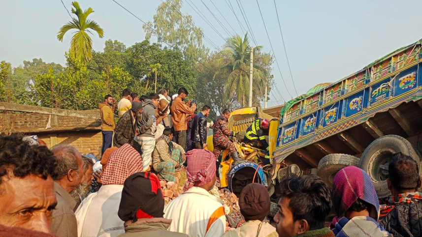সড়ক দুর্ঘটনা