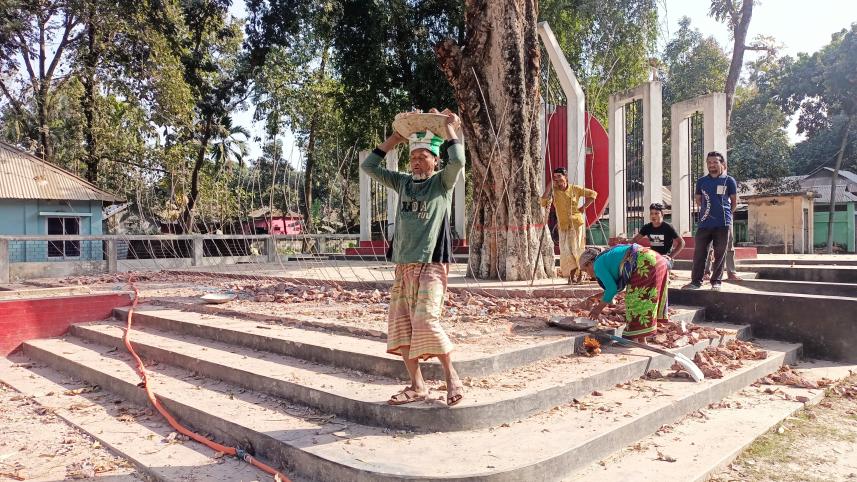 ফেব্রুয়ারি আসলে শুরু হয় শহীদ মিনার ভাঙা-গড়ার কাজ