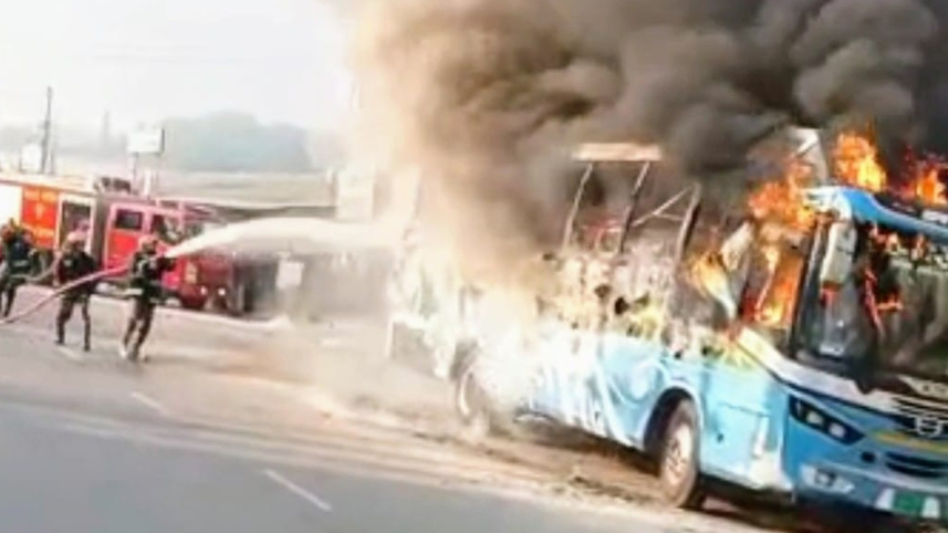 মানিকগঞ্জ, মহাদেবপুর, শিক্ষাসফর, অগ্নিকাণ্ড,