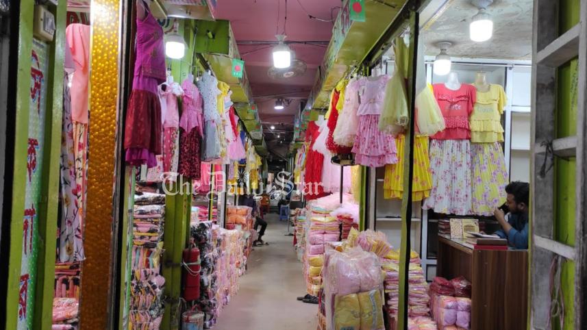 বঙ্গবাজারের ‘আগুনের আঁচ’ নারায়ণগঞ্জে