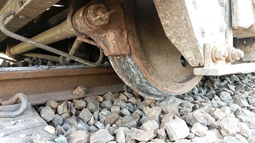 lalmonirhat_train_derailed-03.jpg