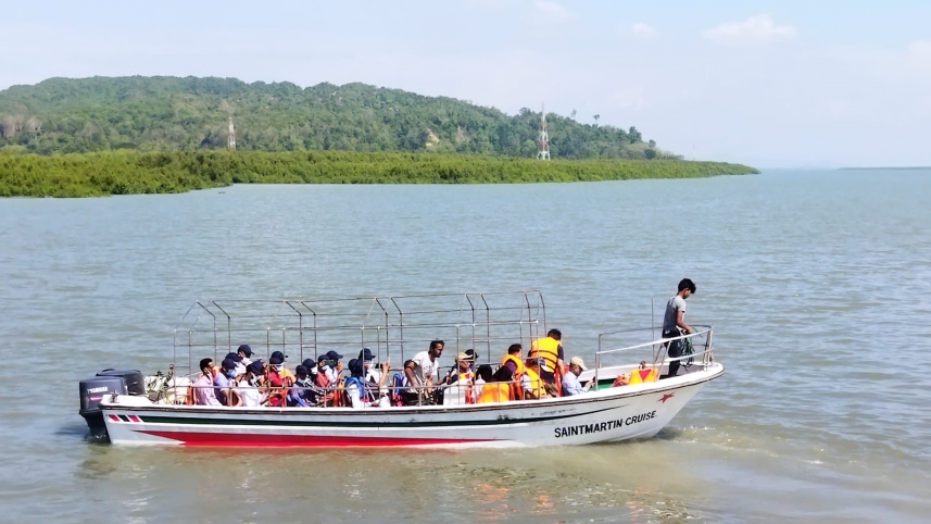 রাখাইনের পরিস্থিতিতে দেখতে মংডুর পথে ২০ রোহিঙ্গাসহ ২৭ সদস্যের প্রতিনিধি দল  