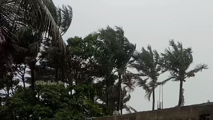 সেন্টমার্টিনে ৮-১২ ফিট উচ্চতার জলোচ্ছ্বাসের আশঙ্কা বিশেষজ্ঞদের