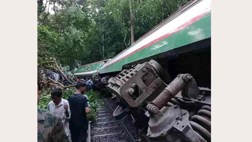 ট্রেন লাইনচ্যুত