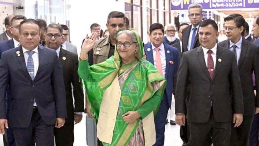 কাতার সফর শেষে দেশে ফিরেছেন প্রধানমন্ত্রী