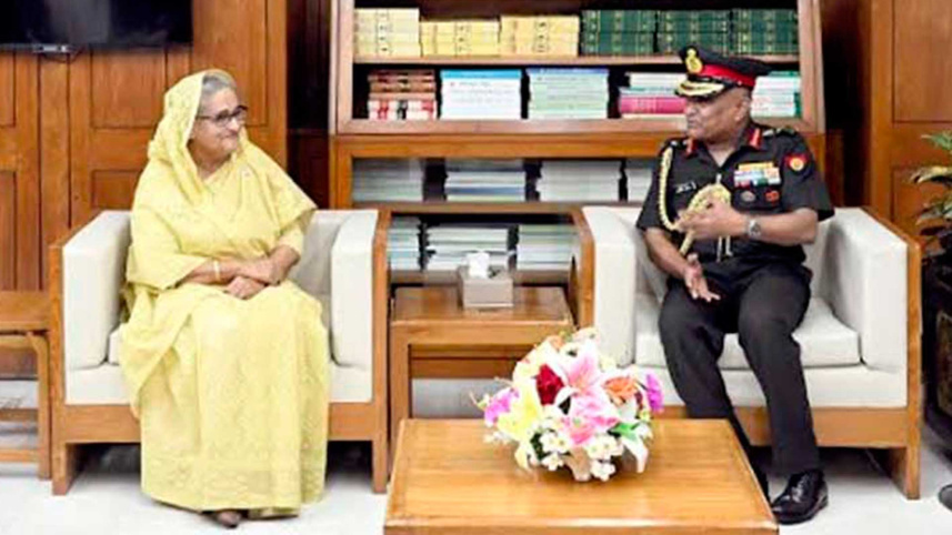 pm-witrh-indian-army-chief_pid.jpg
