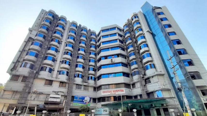 সন্তানের পর মারা গেলেন মা আঁখি