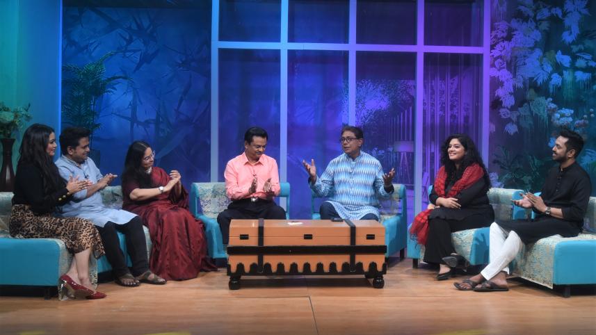 আফজাল হোসেনের সঞ্চালনায় ‘পথে যেতে যেতে’। ছবি: সংগৃহীত