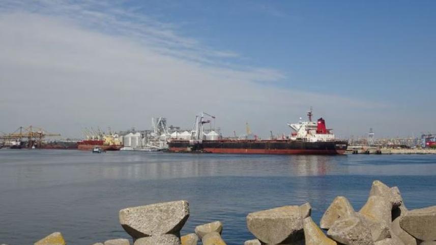 রোমানিয়ার বন্দর.jpg