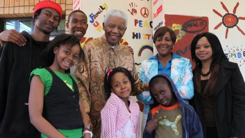 নেলসন ম্যান্ডেলার পরিবার। ছবি: সংগৃহীত