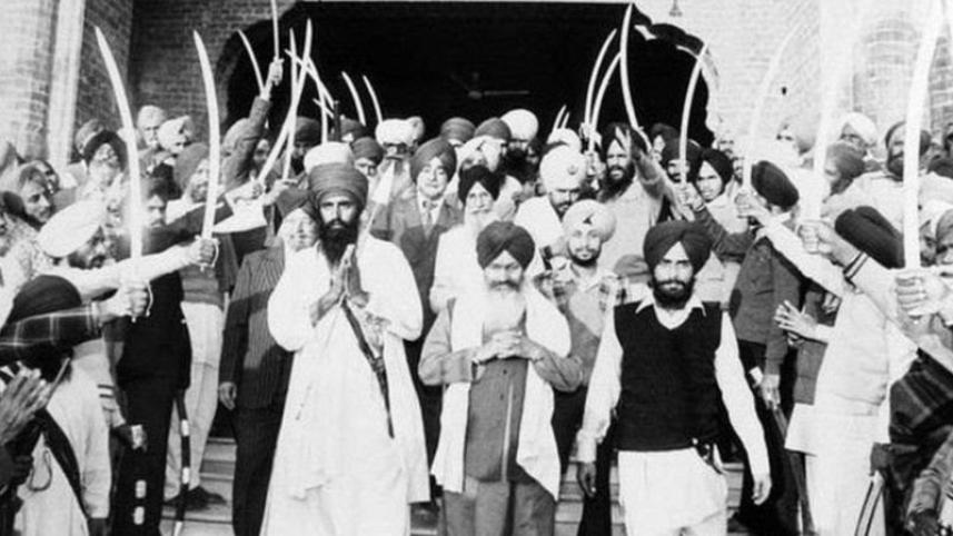 vindranwale_with_his_followers.jpg