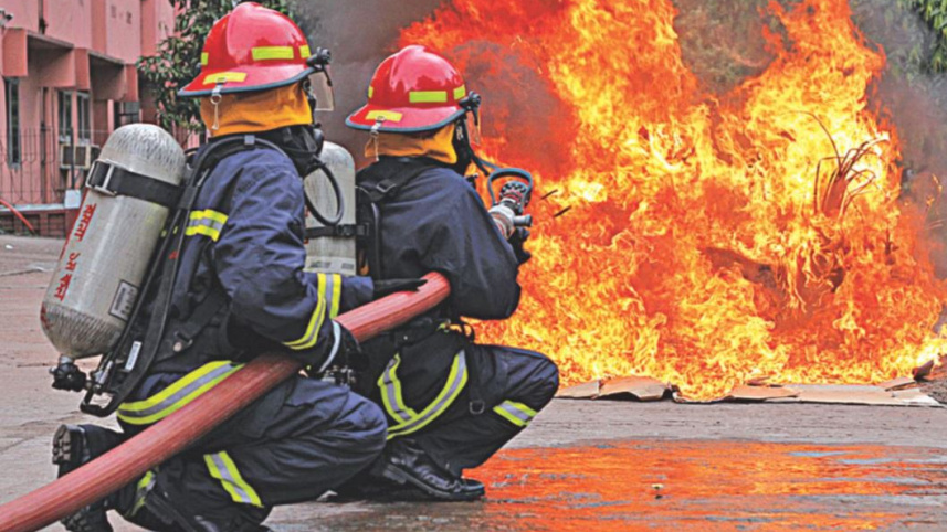 সেপ্টেম্বরে সারা দেশে ১৫৭৭ অগ্নিকাণ্ড, নিহত ১১