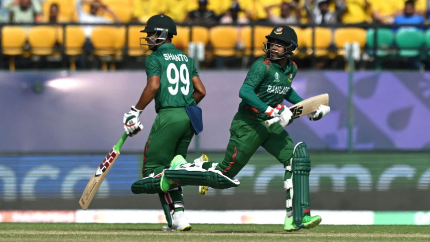 শান্ত-মিরাজের ব্যাটে এগিয়ে যাচ্ছে বাংলাদেশ