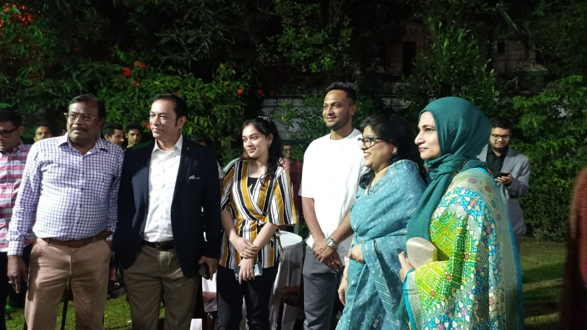 হাইকমিশনের নৈশভোজে সাকিবরা