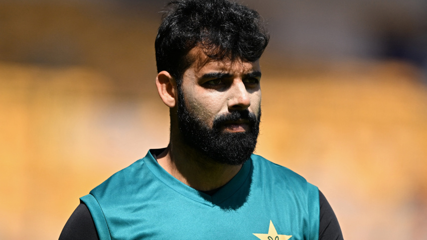 মহাগুরুত্বপূর্ণ ম্যাচের আগে শাদাবকে নিয়ে অনিশ্চয়তায় পাকিস্তান