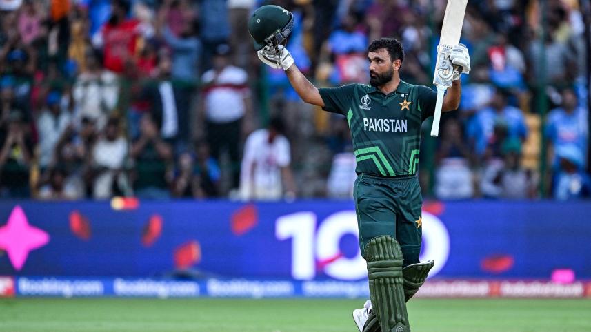 ফখরের তাণ্ডবে সেমির আশা বাঁচিয়ে রাখল পাকিস্তান