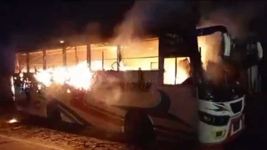 বাসে আগুন