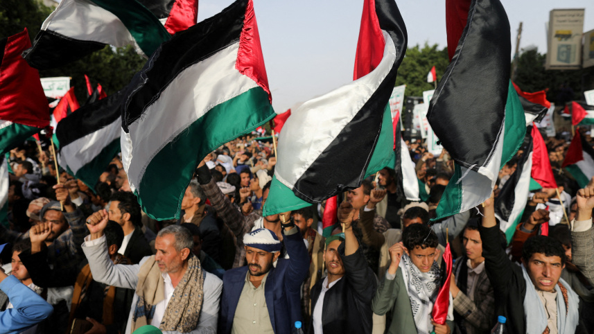 ফিলিস্তিনিদের প্রতি সমর্থন জানাচ্ছেন ইয়েমেনের বাসিন্দারা। ছবি: রয়টার্স