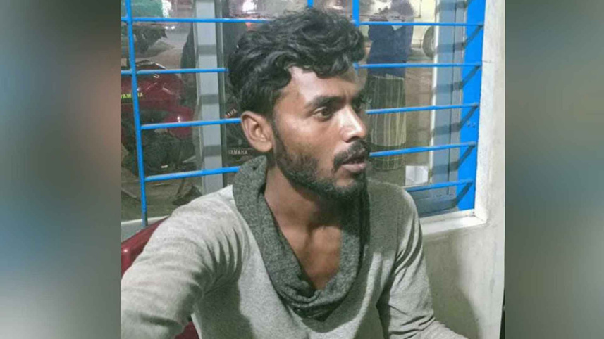 হ্যান্ডকাফ ‘রহস্য’ ভেদ করতে পারেনি পুলিশ, আদালতে পাঠানো হলো সেই যুবককে