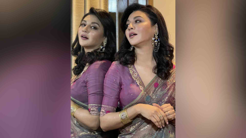 নতুন বছরে জয়া আহসানের চমক