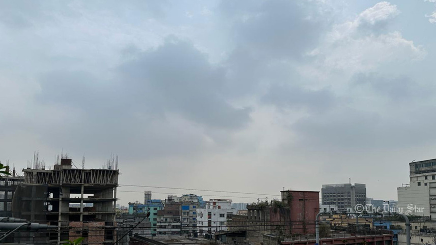 সারা দেশে বিক্ষিপ্তভাবে বৃষ্টির পূর্বাভাস, রাতে গরম বাড়তে পারে চট্টগ্রাম বিভাগে