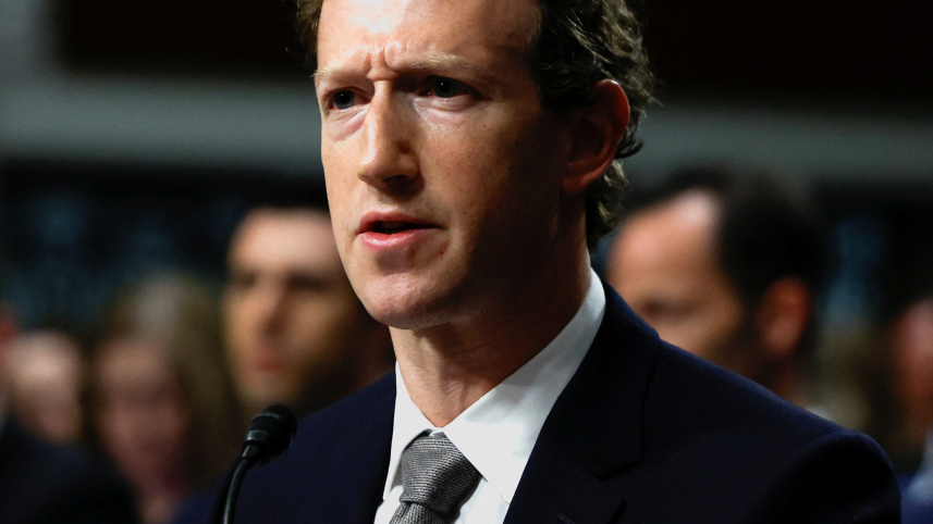 শিশু নিপীড়ন নিয়ে সিনেটের বিচারিক শুনানিতে মেটার প্রধান নির্বাহী কর্মকর্তা মার্ক জাকারবার্গ। ফাইল ছবি: রয়টার্স