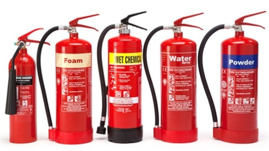 বিভিন্ন ধরনের অগ্নিনির্বাপক যন্ত্র। ছবি: সংগৃহীত
